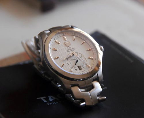 豪爽川表友 一萬多豪雅腕表被劃傷，寬容化解銷售風波